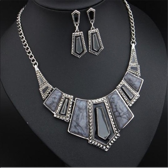 1-🖤 Vintage Statement Necklace & Earrings 2pc🎶🖤 - Picture 2 of 3